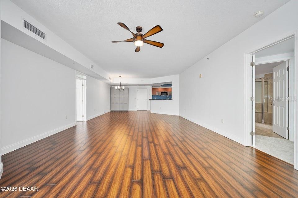 Image 22 of 54 For 231 Riverside Drive 604-1