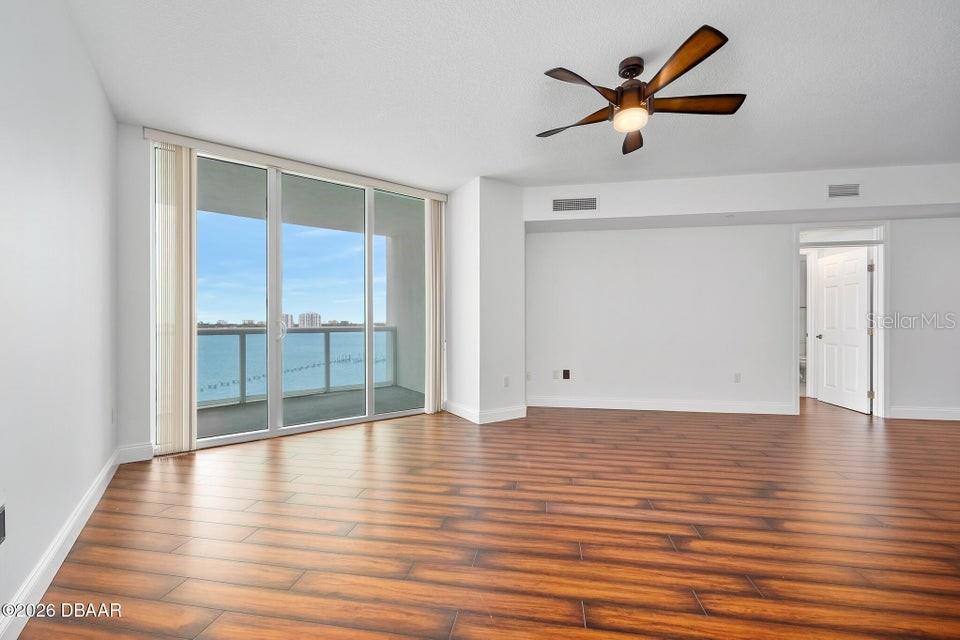 Image 9 of 54 For 231 Riverside Drive 604-1