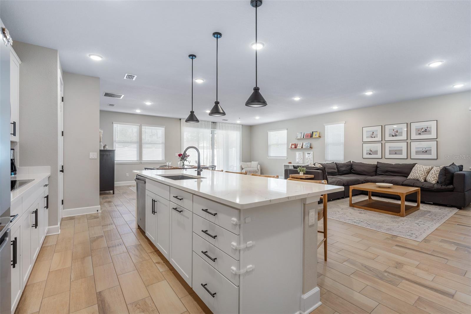 Image 24 of 60 For 46 Moana Court S