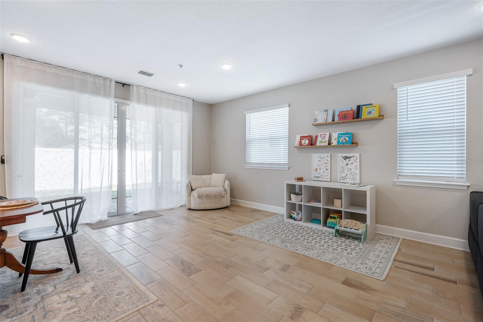 Image 27 of 60 For 46 Moana Court S