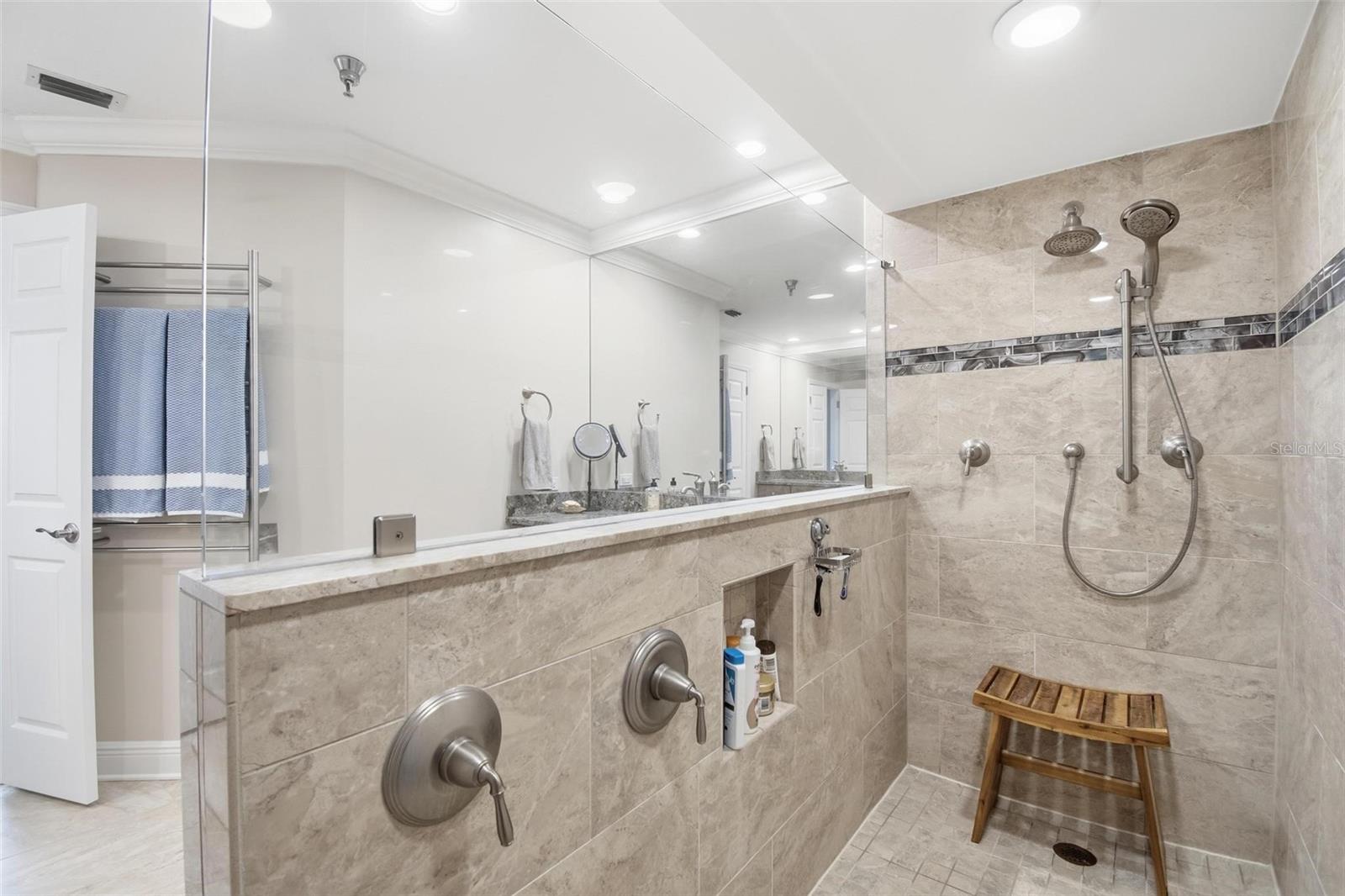 Image 16 of 67 For 11 Avenue De La Mer 1101