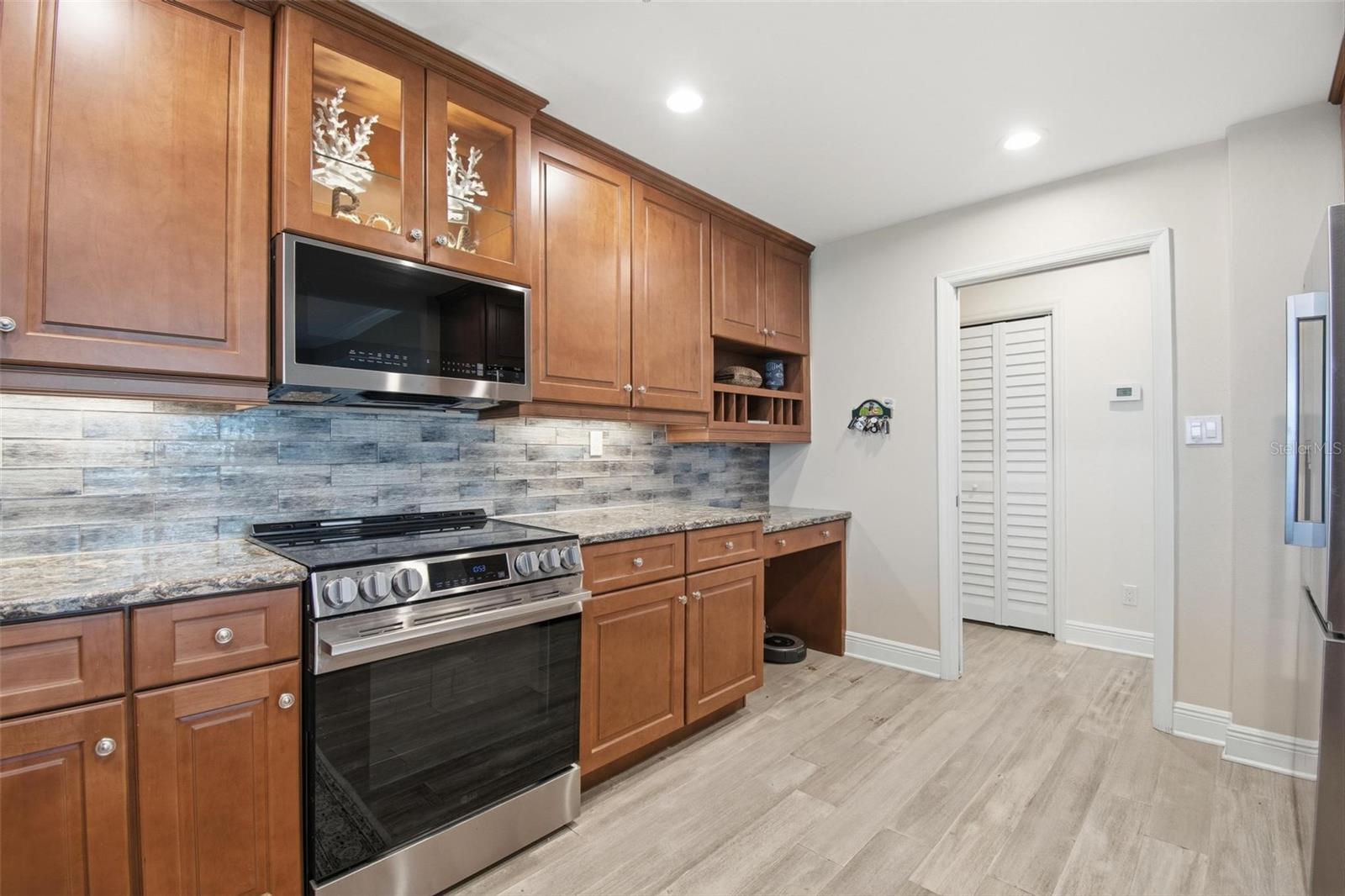 Image 32 of 67 For 11 Avenue De La Mer 1101