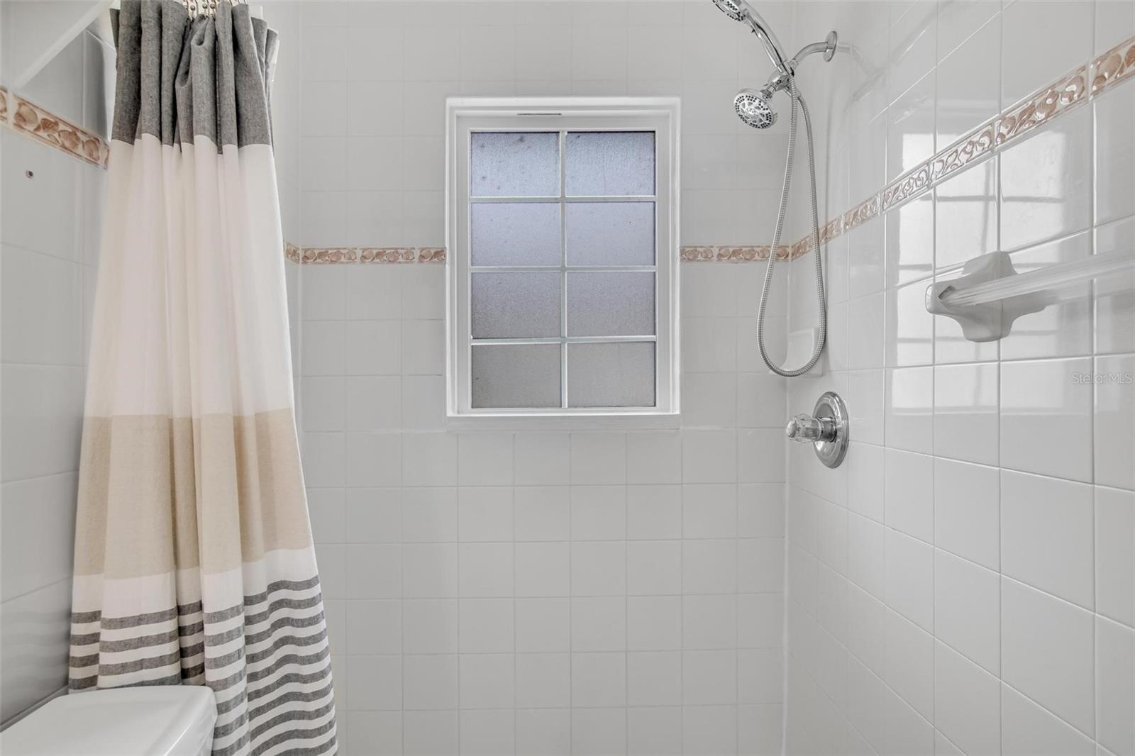 Image 10 of 25 For 301 Central Avenue 5