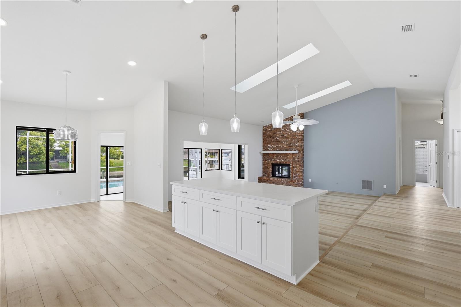 Image 14 of 55 For 15 Cedarfield Court