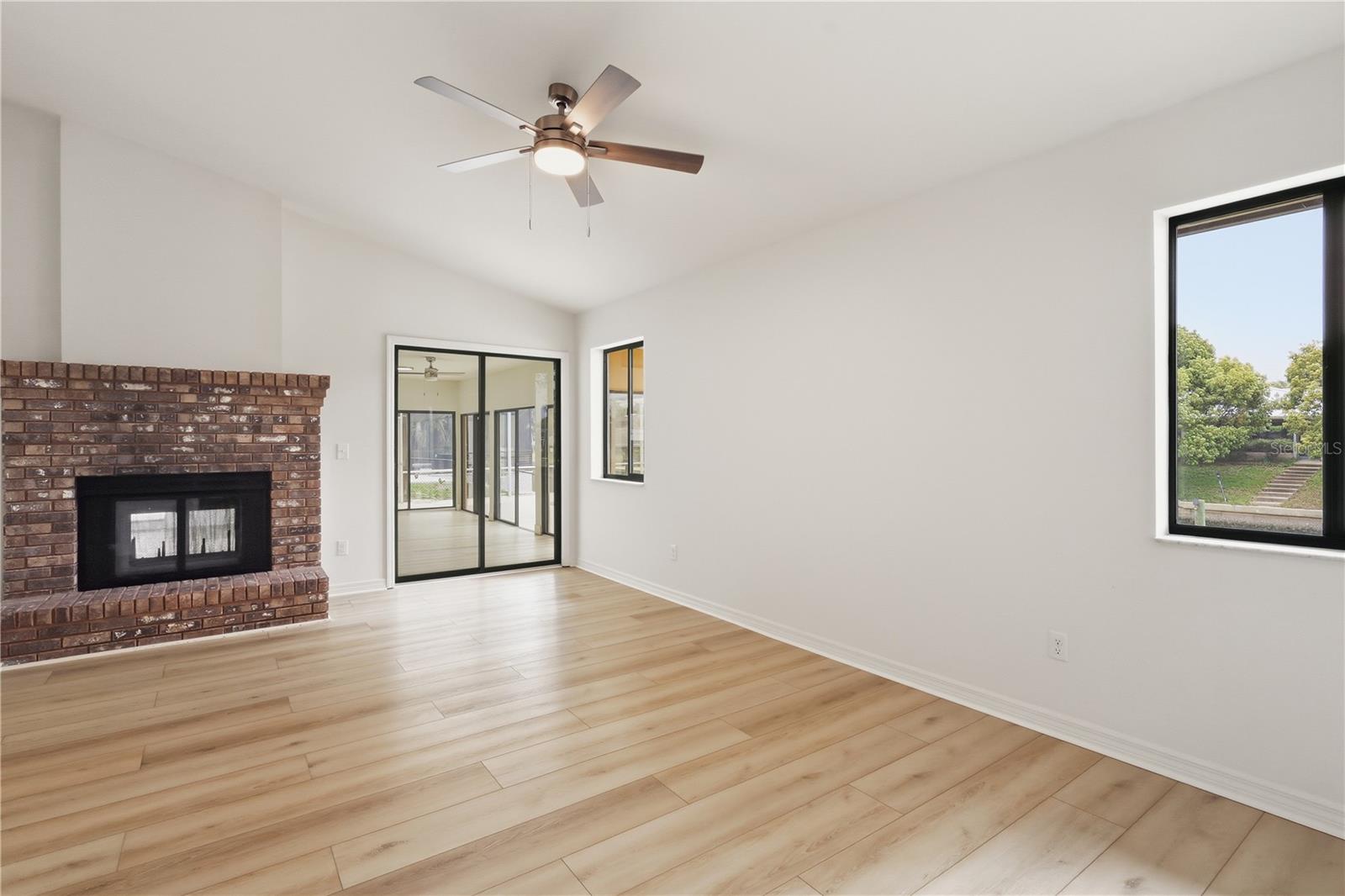 Image 15 of 55 For 15 Cedarfield Court