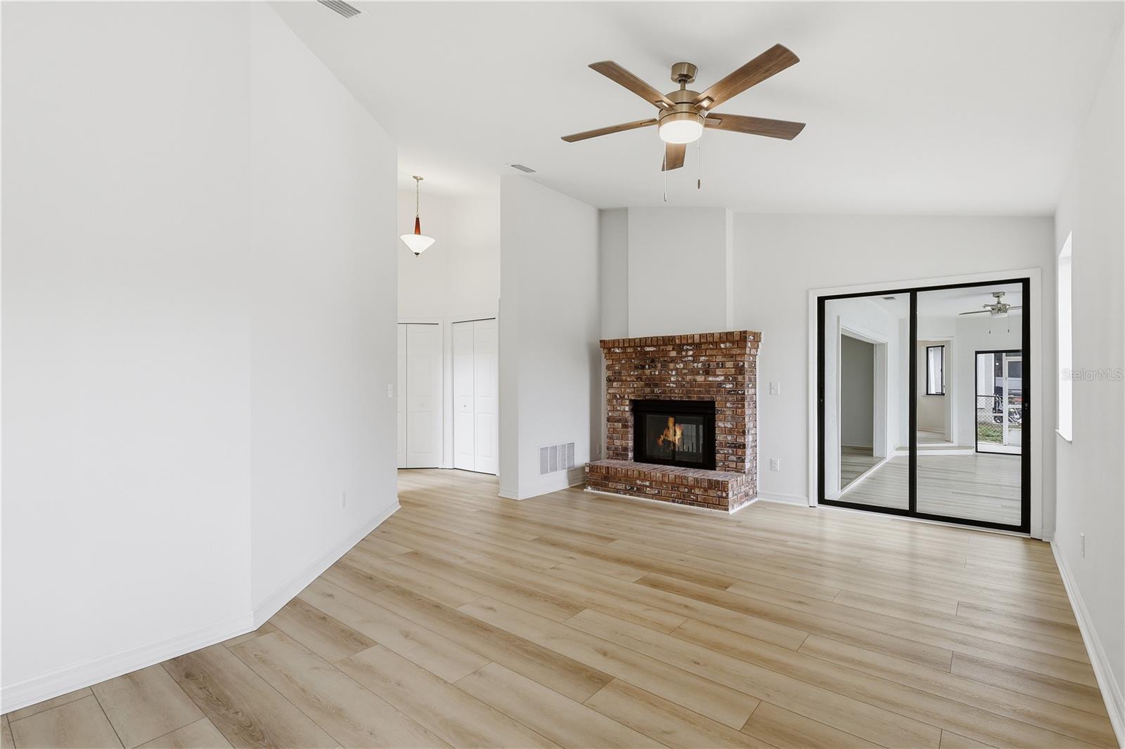 Image 17 of 55 For 15 Cedarfield Court