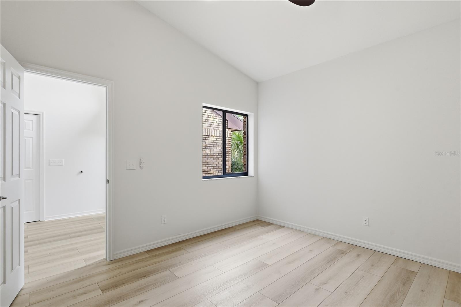 Image 32 of 55 For 15 Cedarfield Court