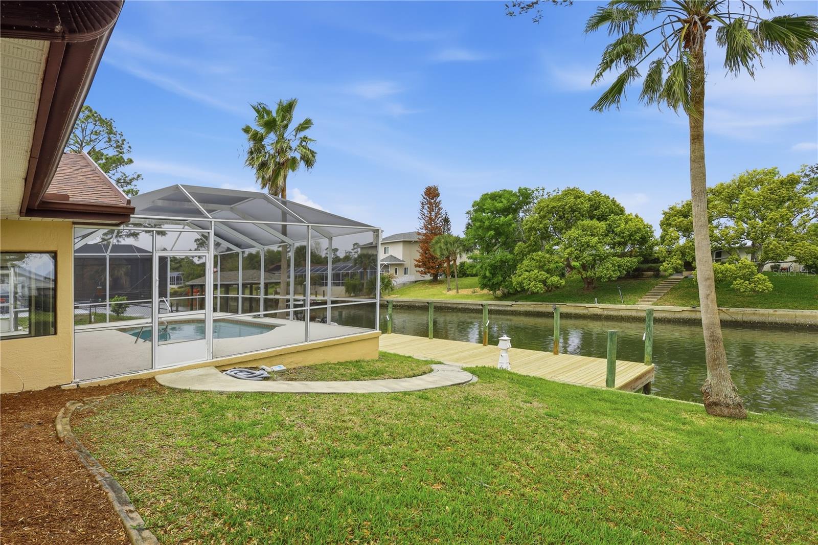 Image 5 of 55 For 15 Cedarfield Court