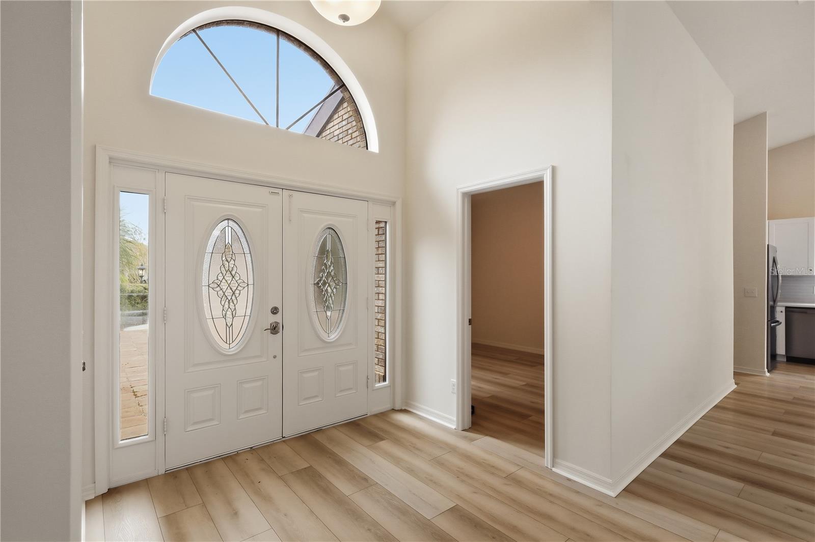 Image 6 of 55 For 15 Cedarfield Court