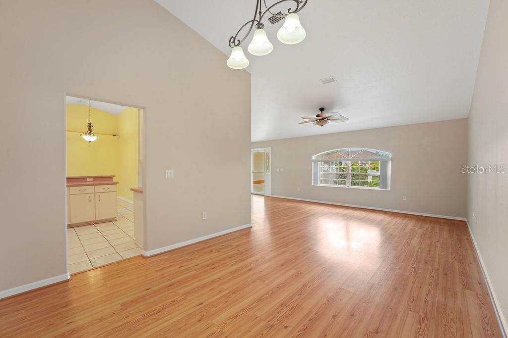 Image 11 of 44 For 28 Princeton Lane