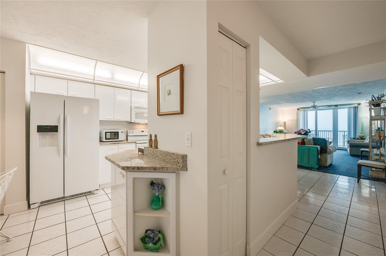 Image 6 of 35 For 4565 Atlantic Avenue 5407