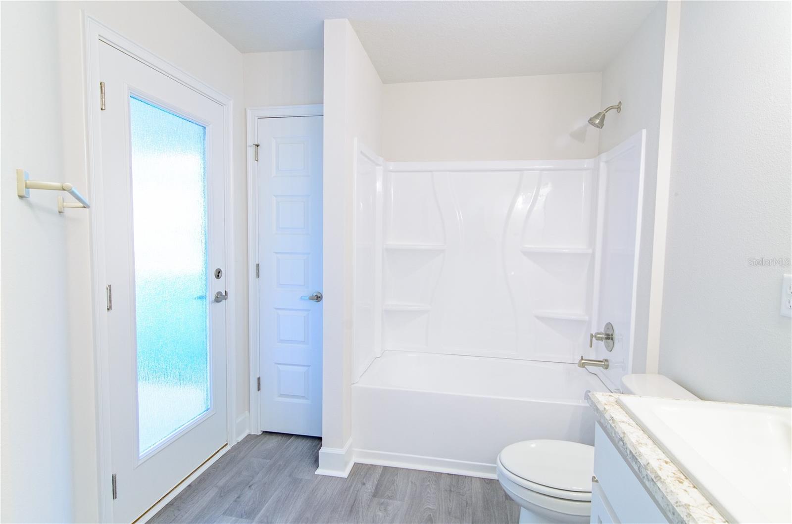 Listing photo id 21 for 35 Selborne Path