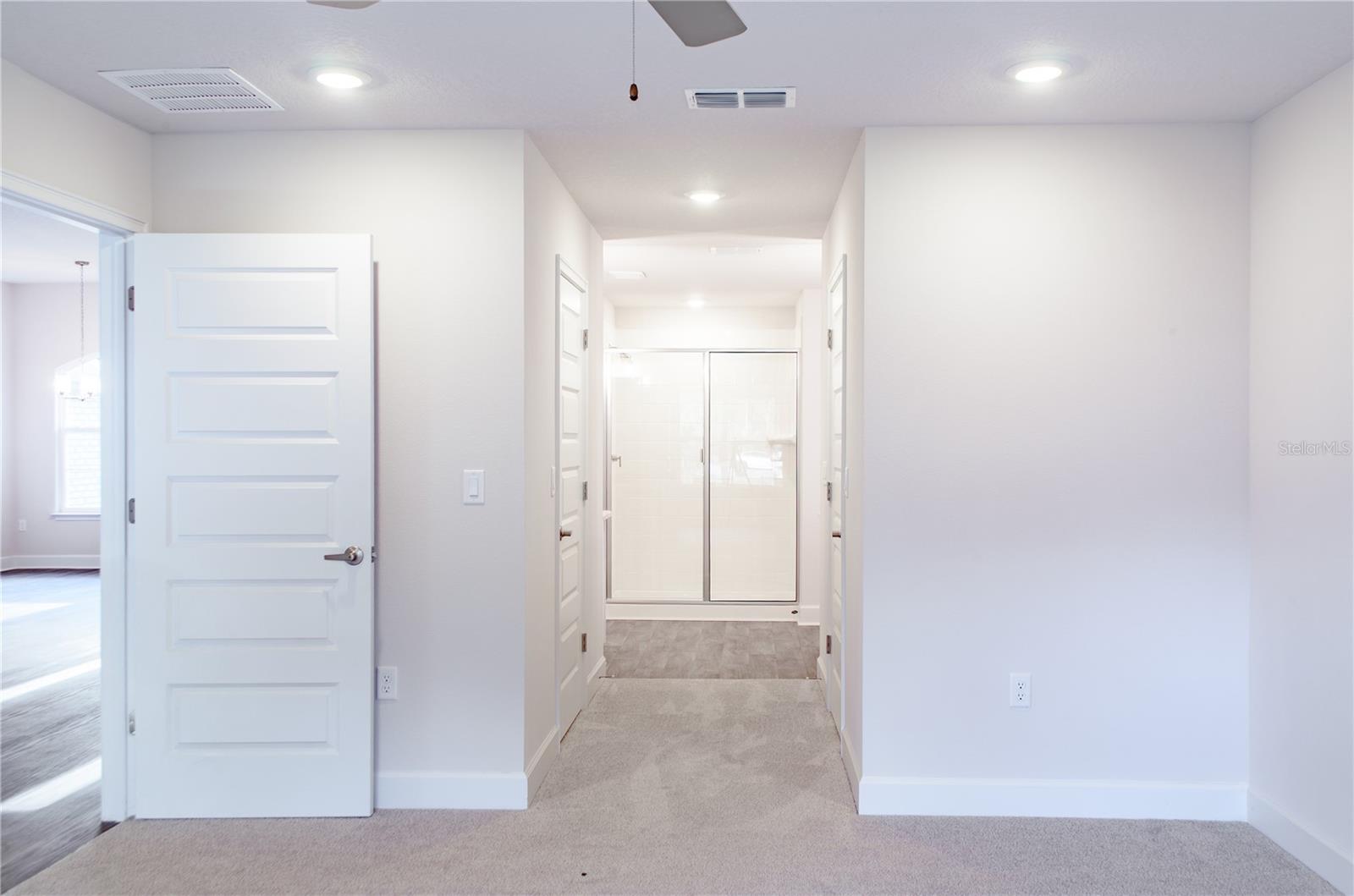 Listing photo id 25 for 35 Selborne Path