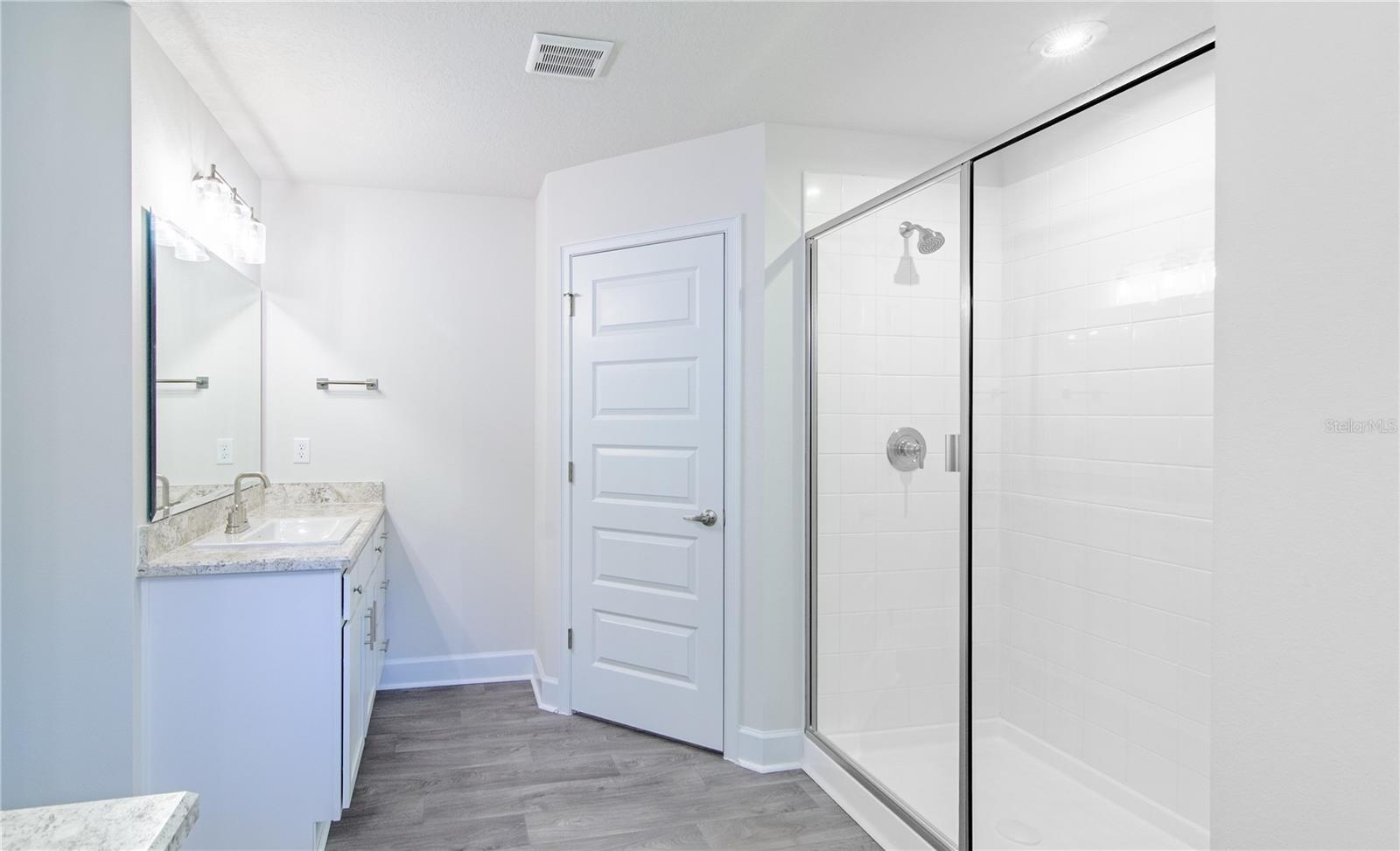 Listing photo id 28 for 35 Selborne Path