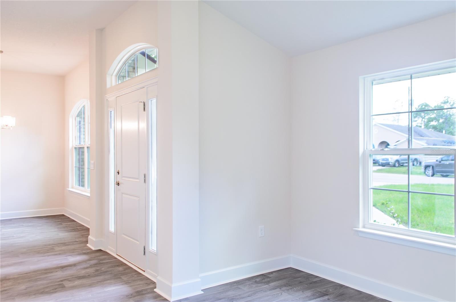 Listing photo id 7 for 35 Selborne Path