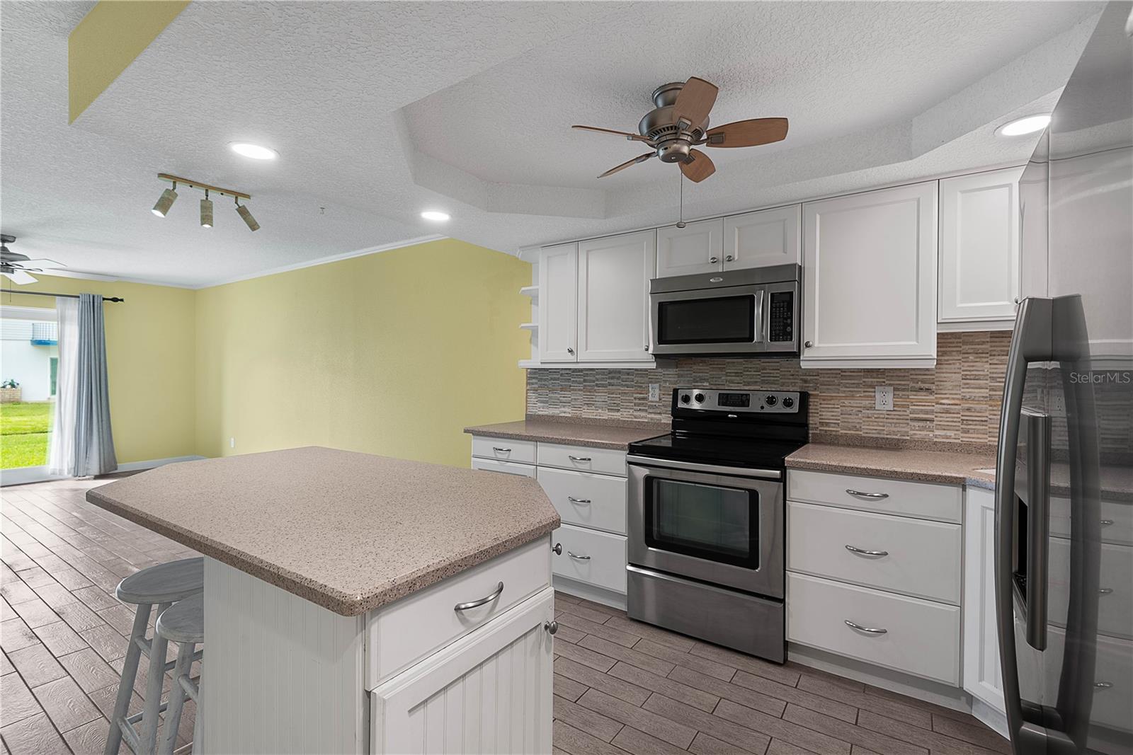 Image 16 of 42 For 2750 Ocean Shore Boulevard 41