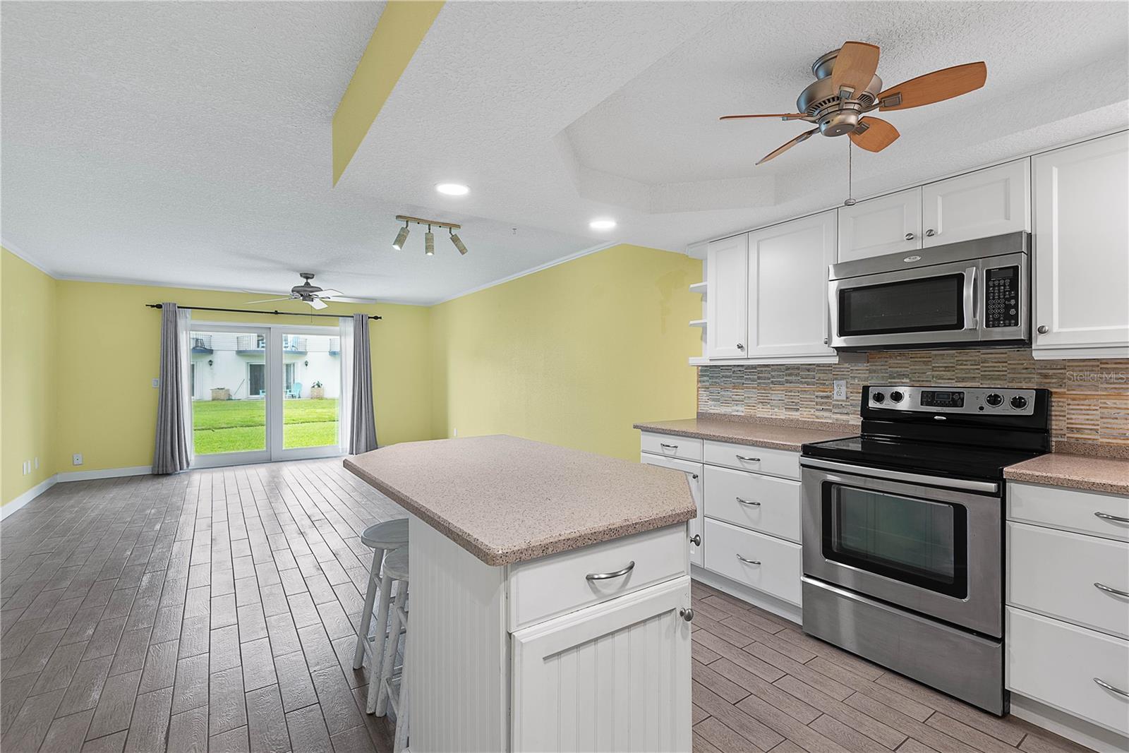 Image 36 of 42 For 2750 Ocean Shore Boulevard 41