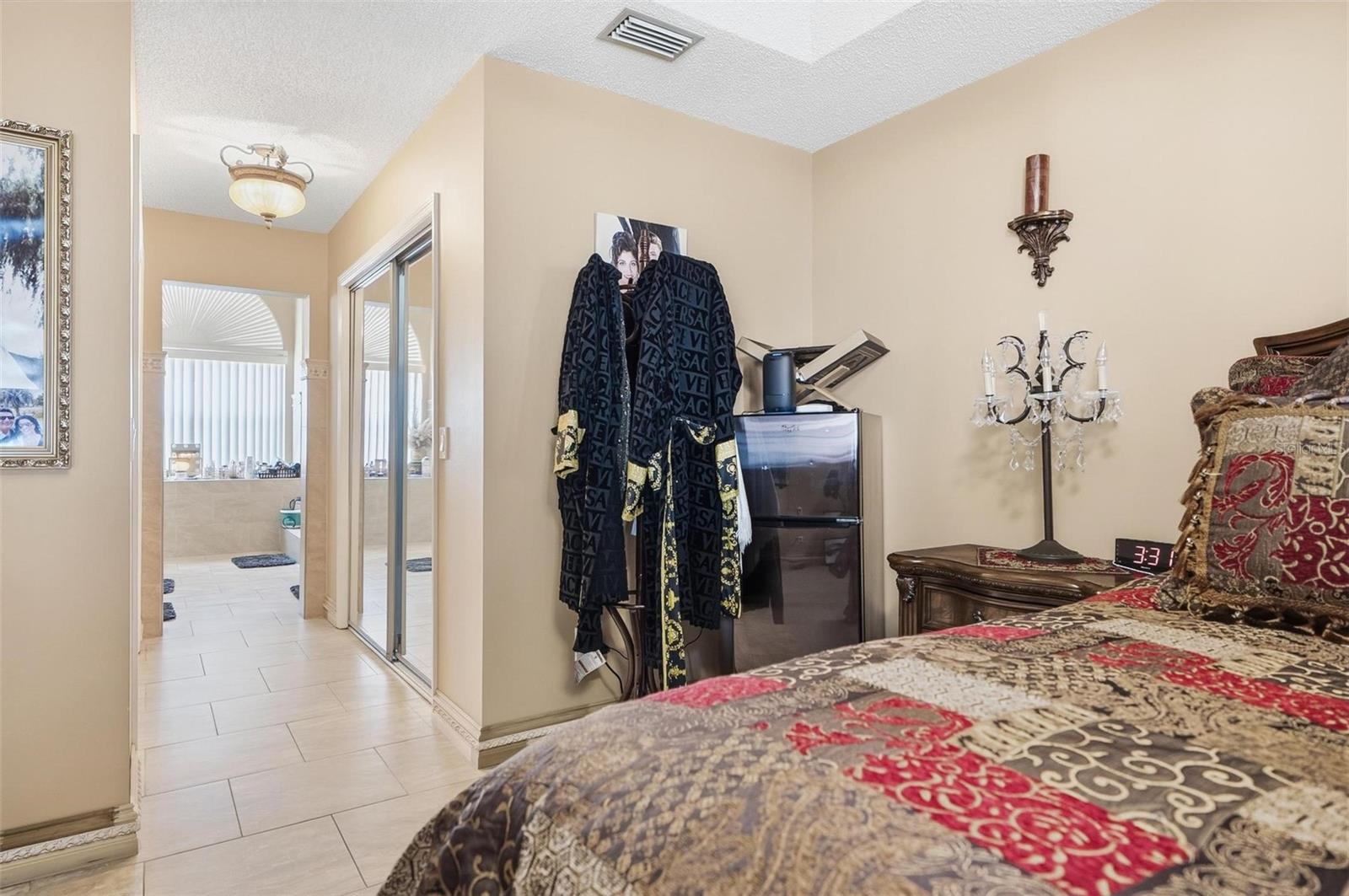 Image 32 of 95 For 11 Bannerwood Lane