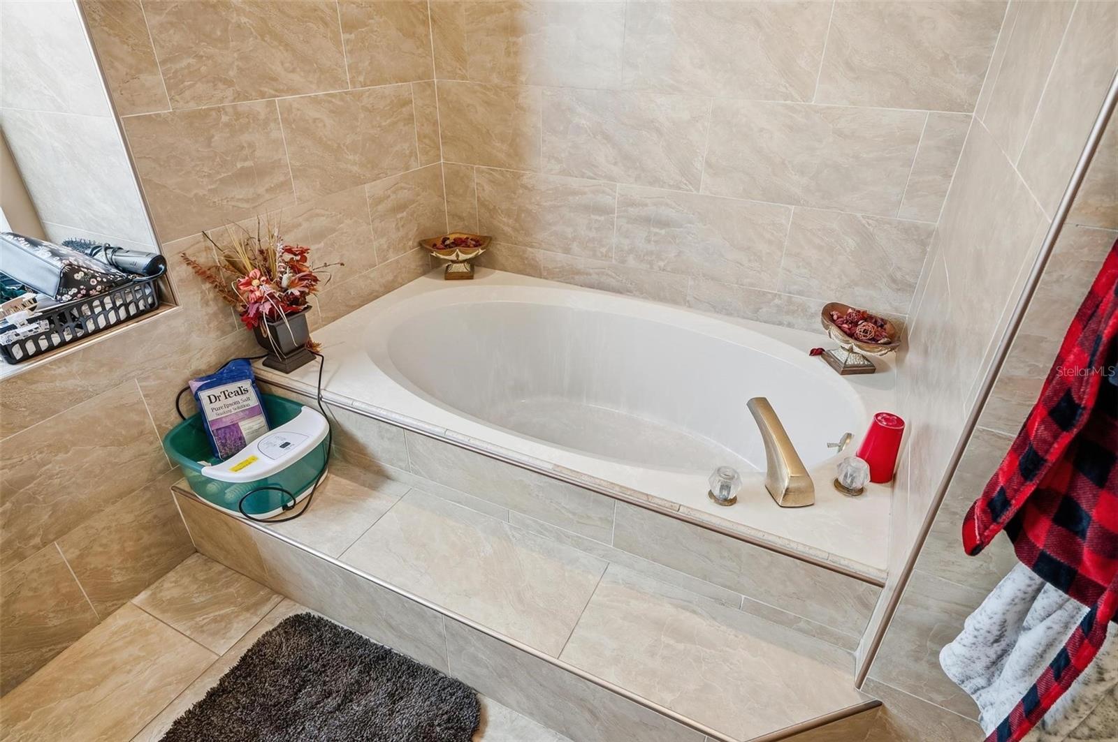 Image 37 of 95 For 11 Bannerwood Lane