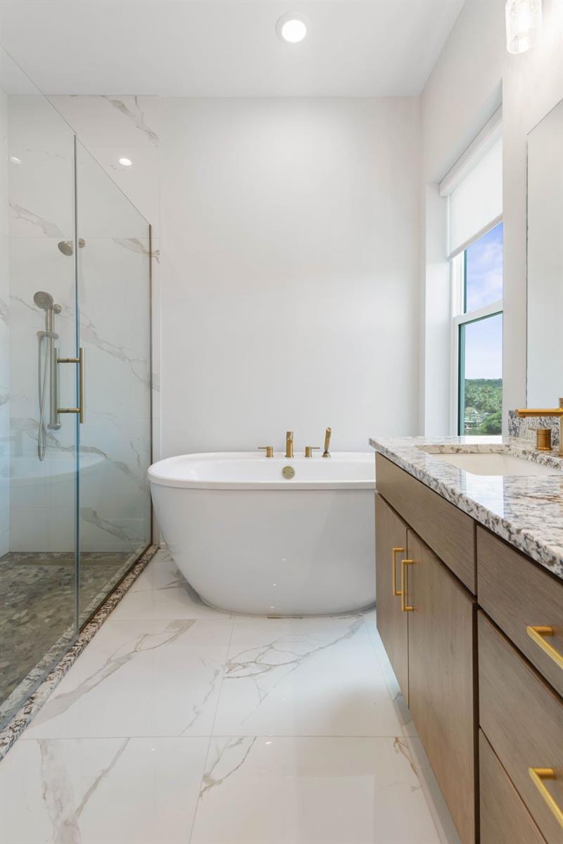 Image 28 of 70 For 3538 Ocean Shore Boulevard