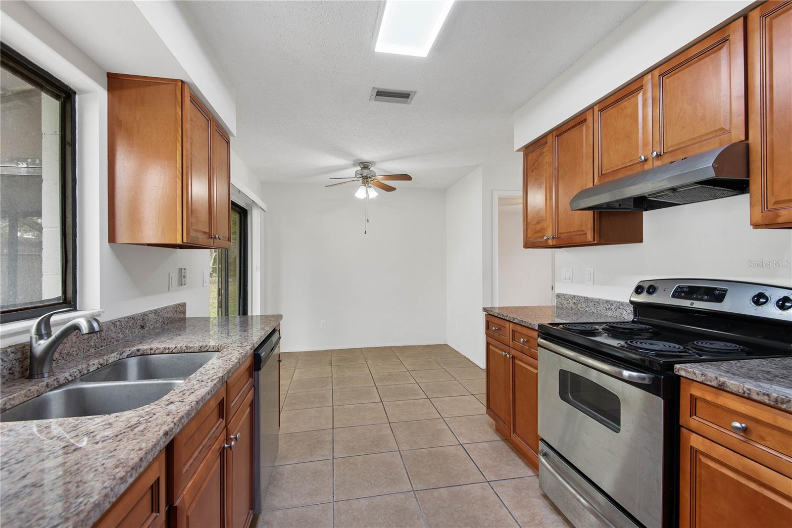 Image 17 of 56 For 1222 Thomasina Drive