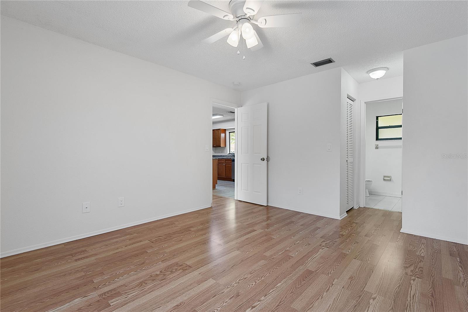 Image 20 of 56 For 1222 Thomasina Drive