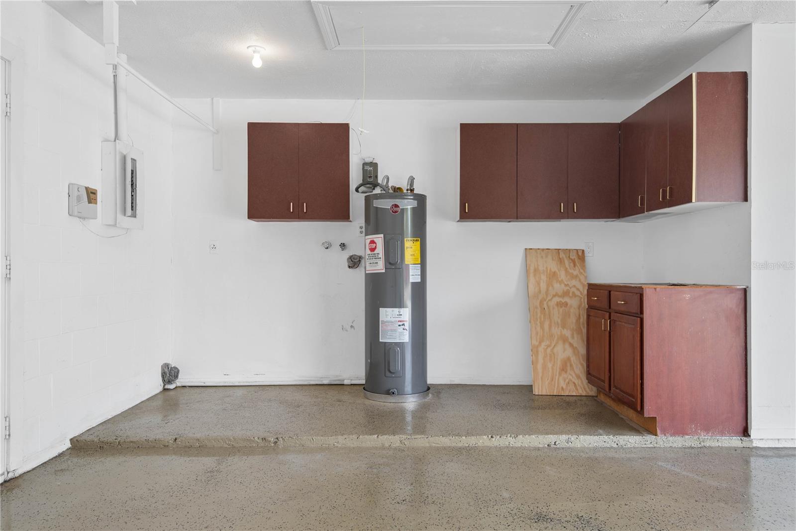 Image 43 of 56 For 1222 Thomasina Drive