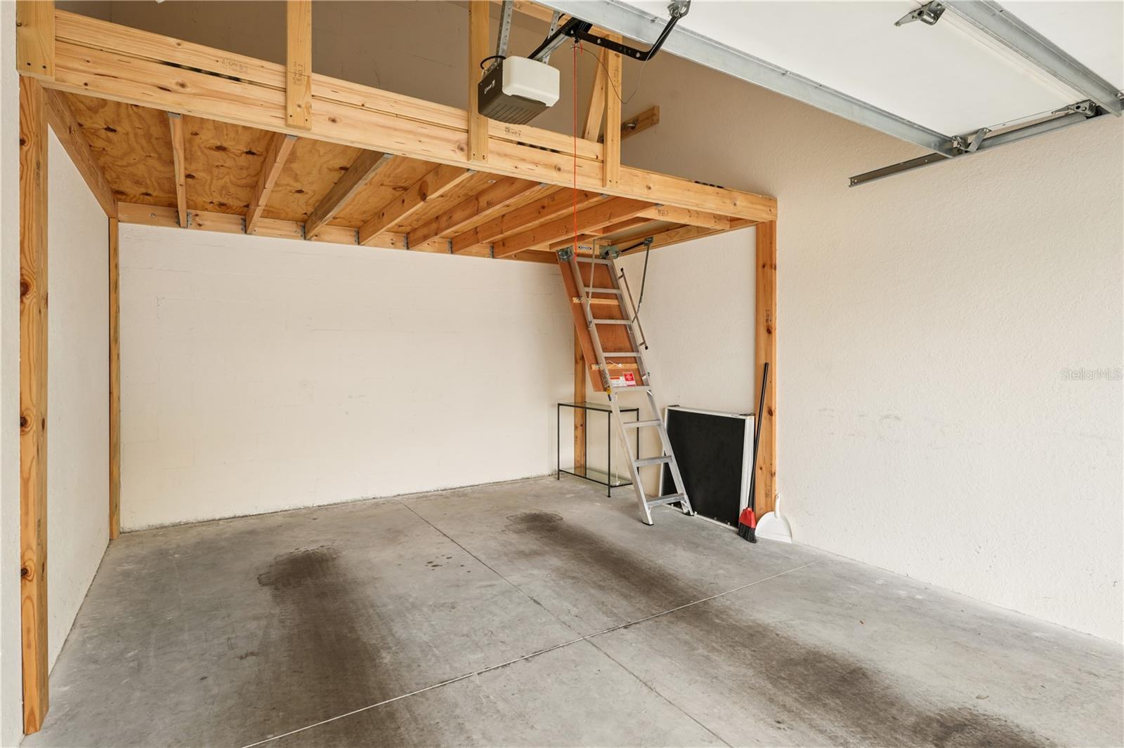 Image 16 of 56 For 1100 Canopy Walk Lane 1125