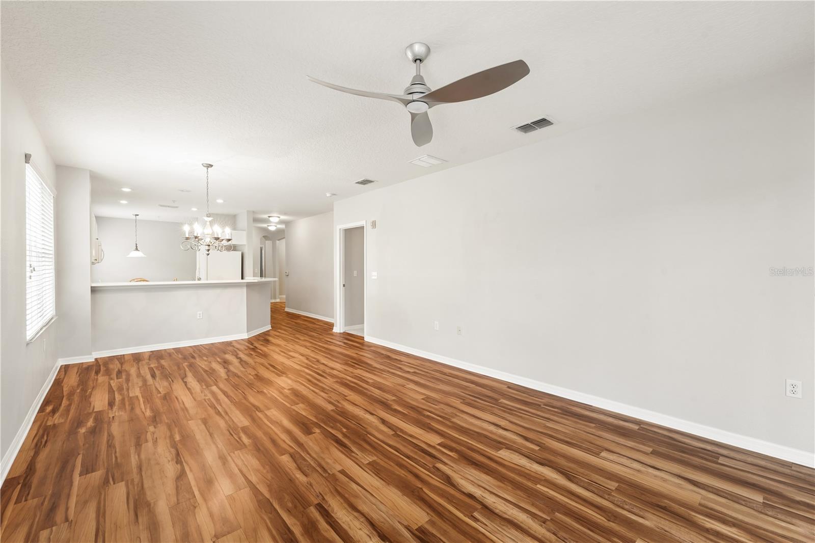 Image 41 of 56 For 1100 Canopy Walk Lane 1125