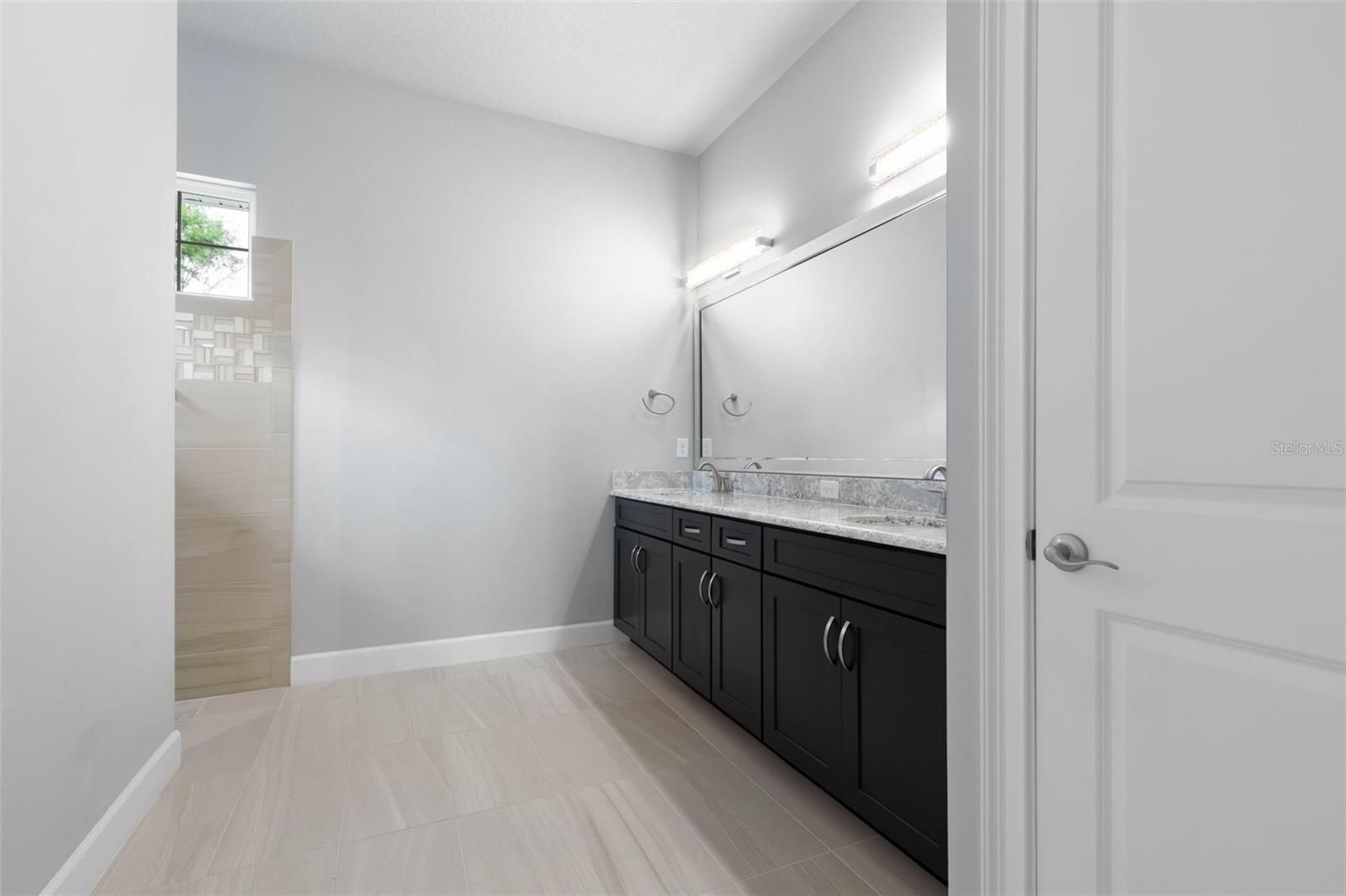 Image 42 of 88 For 51 Riverwalk Drive