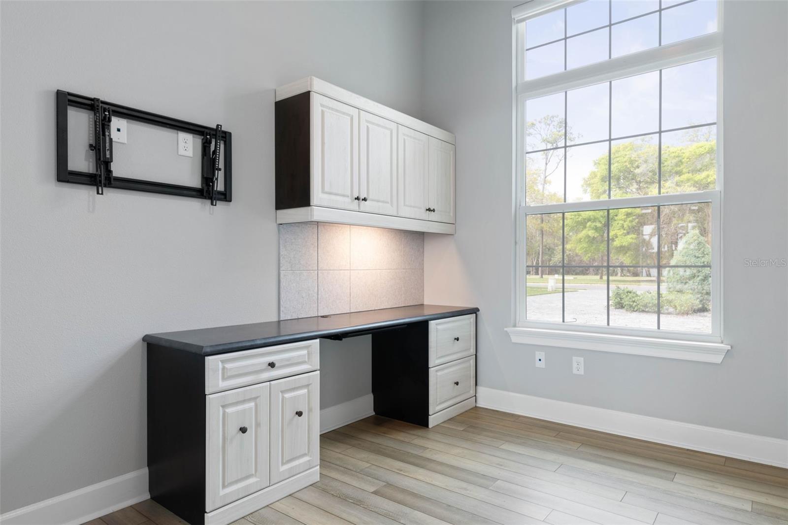 Image 62 of 88 For 51 Riverwalk Drive