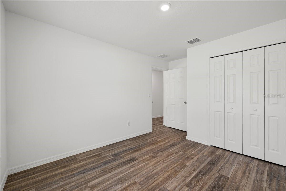 Image 10 of 37 For 8 Sedgefield Path N