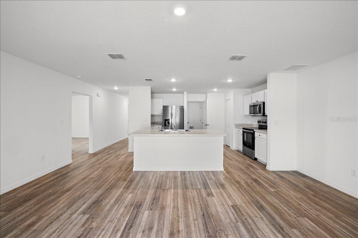 Image 17 of 37 For 8 Sedgefield Path N