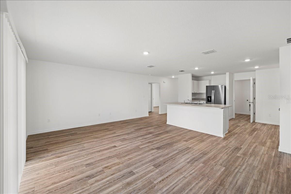 Image 18 of 37 For 8 Sedgefield Path N