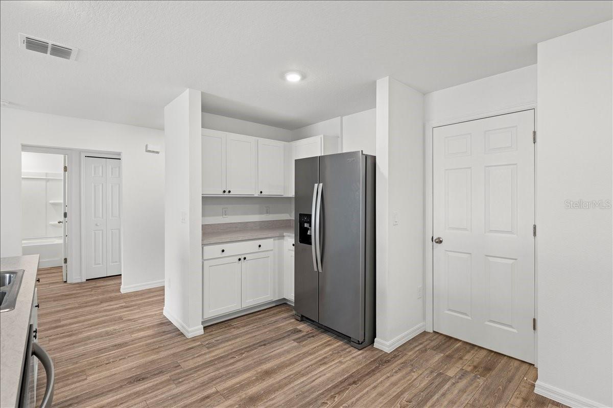 Image 21 of 37 For 8 Sedgefield Path N