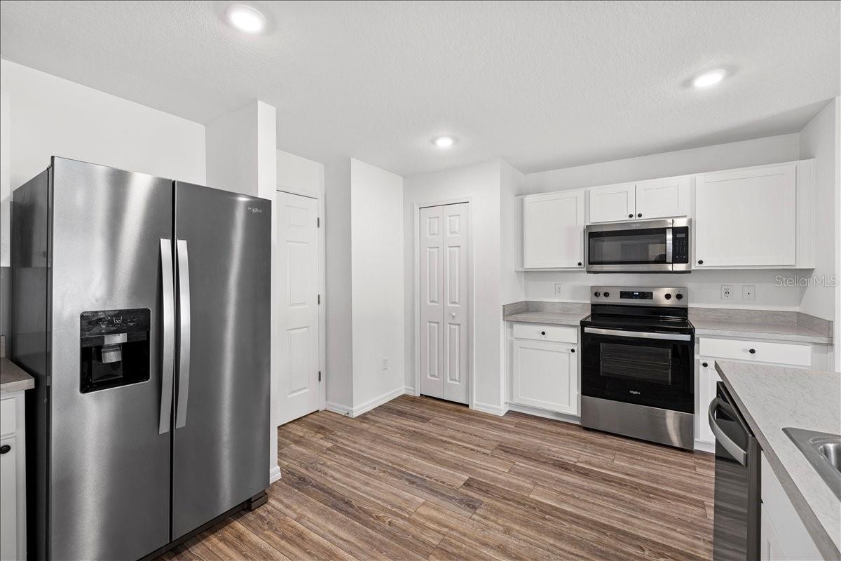 Image 22 of 37 For 8 Sedgefield Path N