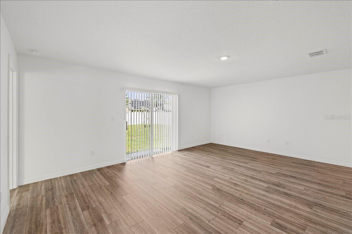 Image 23 of 37 For 8 Sedgefield Path N