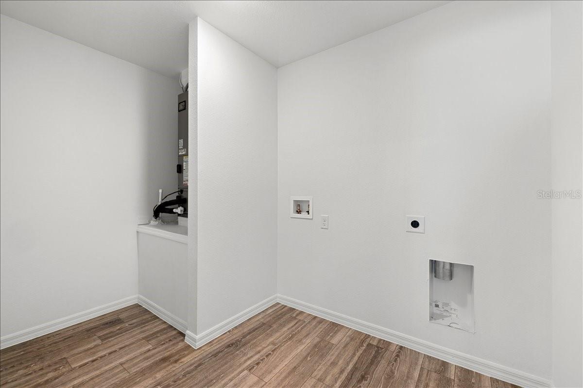 Image 33 of 37 For 8 Sedgefield Path N