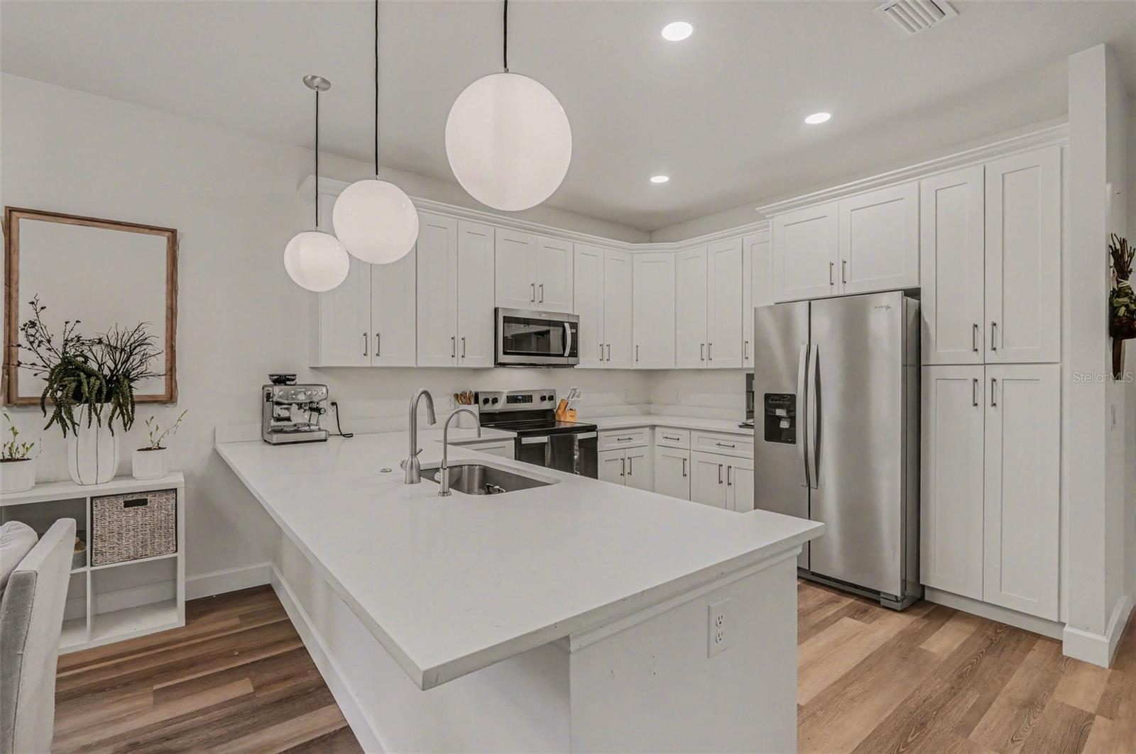 Image 10 of 28 For 2740 Iris Road