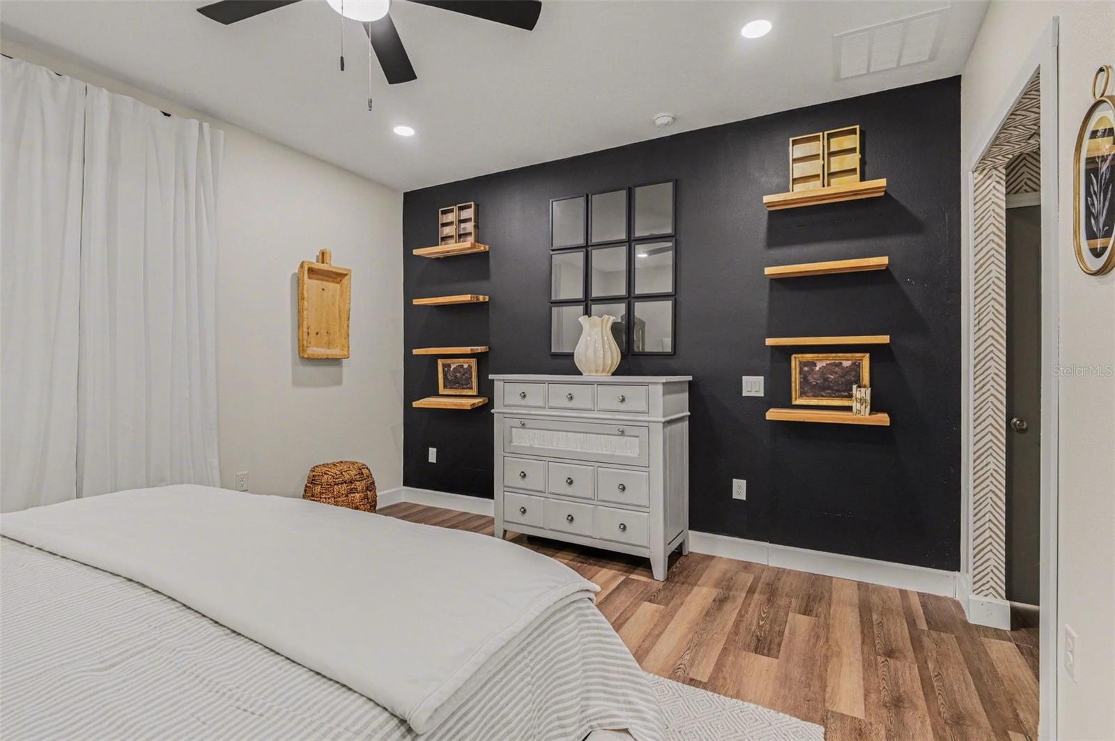 Image 15 of 28 For 2740 Iris Road