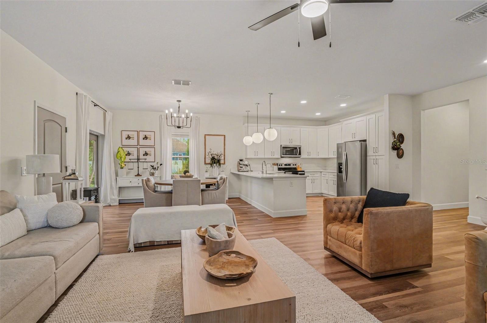 Image 6 of 28 For 2740 Iris Road