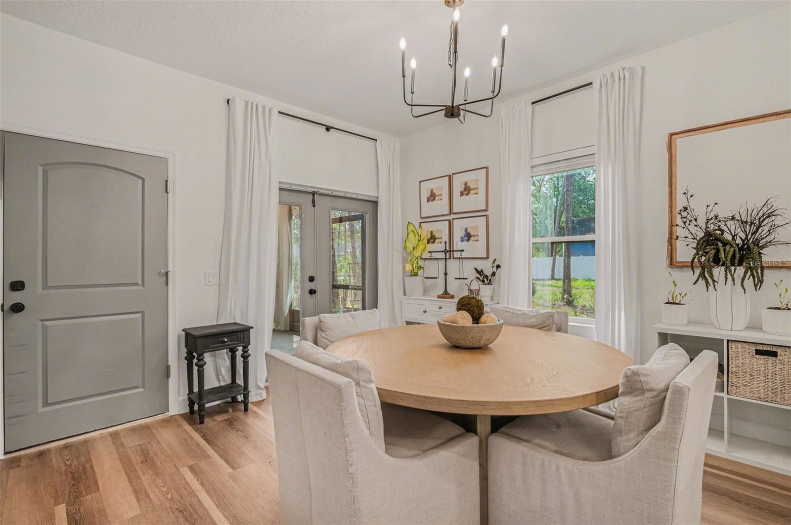 Image 8 of 28 For 2740 Iris Road