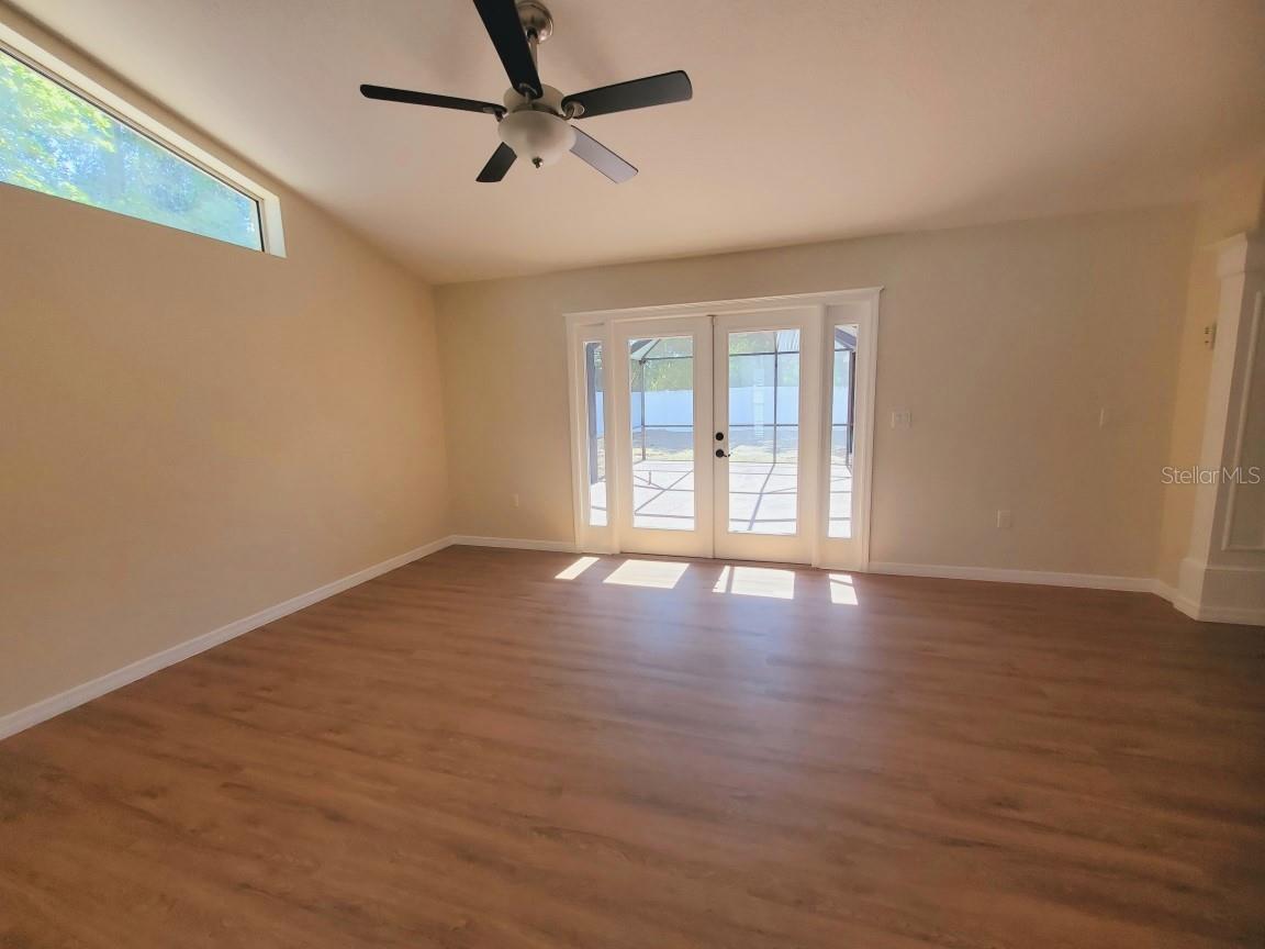 Image 11 of 26 For 10 Wayler Place