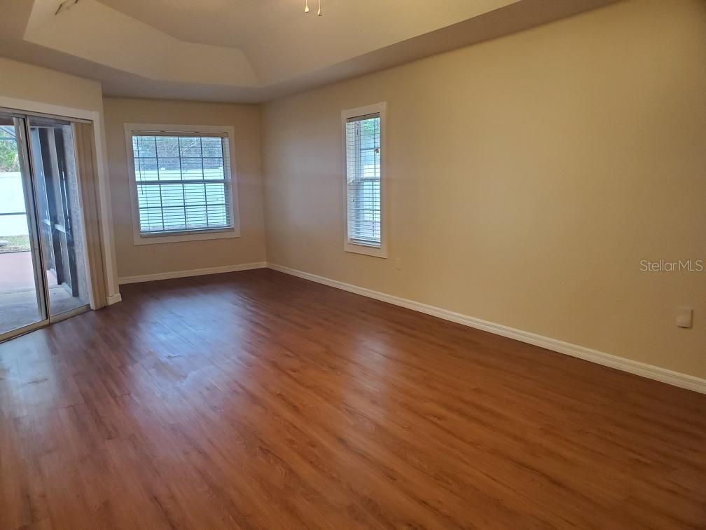 Image 13 of 26 For 10 Wayler Place