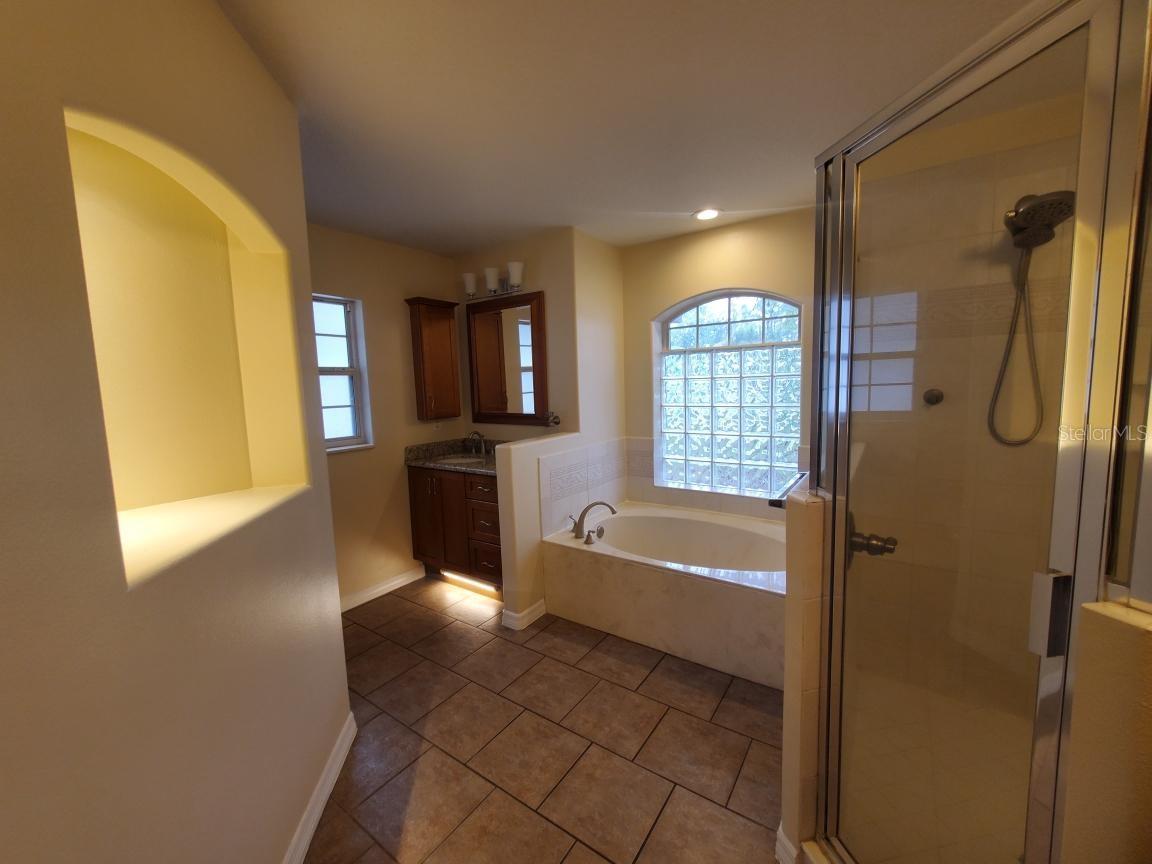 Image 15 of 26 For 10 Wayler Place