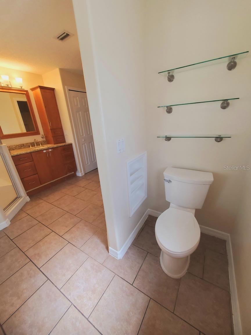 Image 17 of 26 For 10 Wayler Place