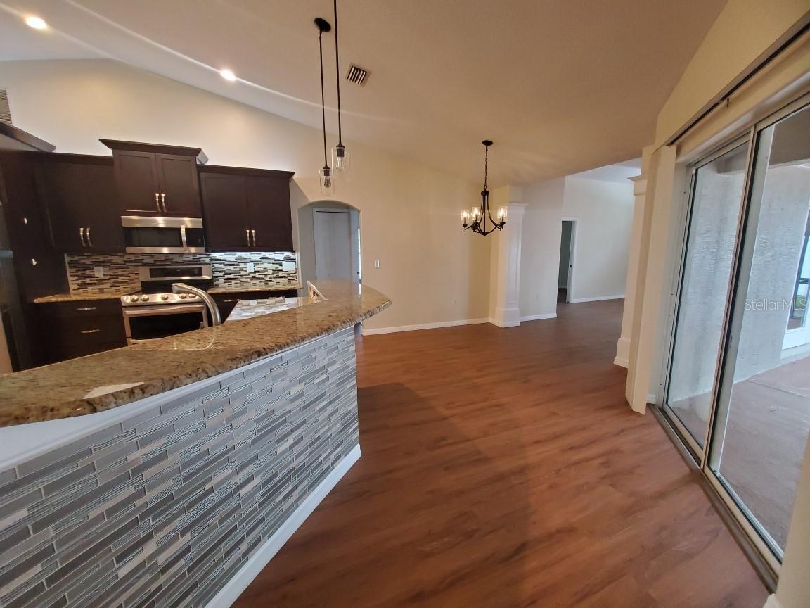 Image 5 of 26 For 10 Wayler Place