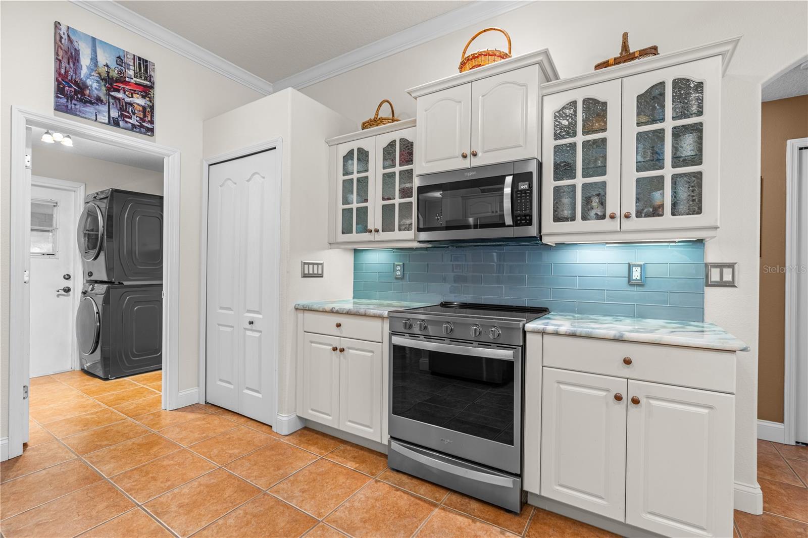 Image 12 of 45 For 30 Acanthus Circle