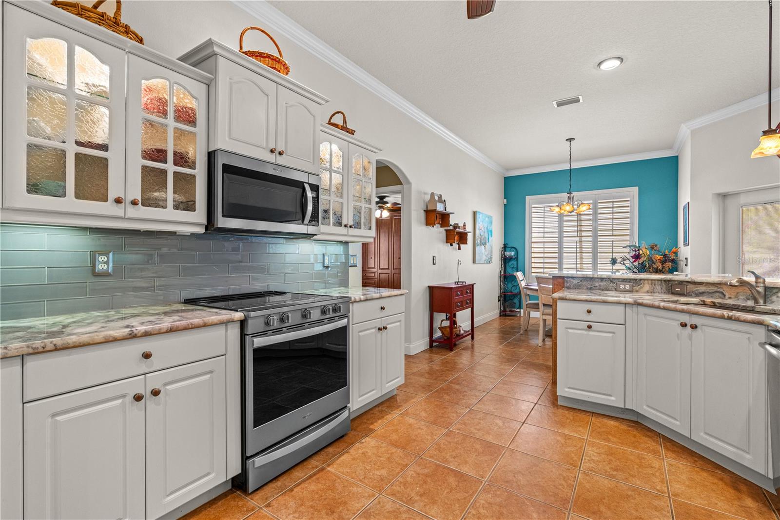 Image 14 of 45 For 30 Acanthus Circle