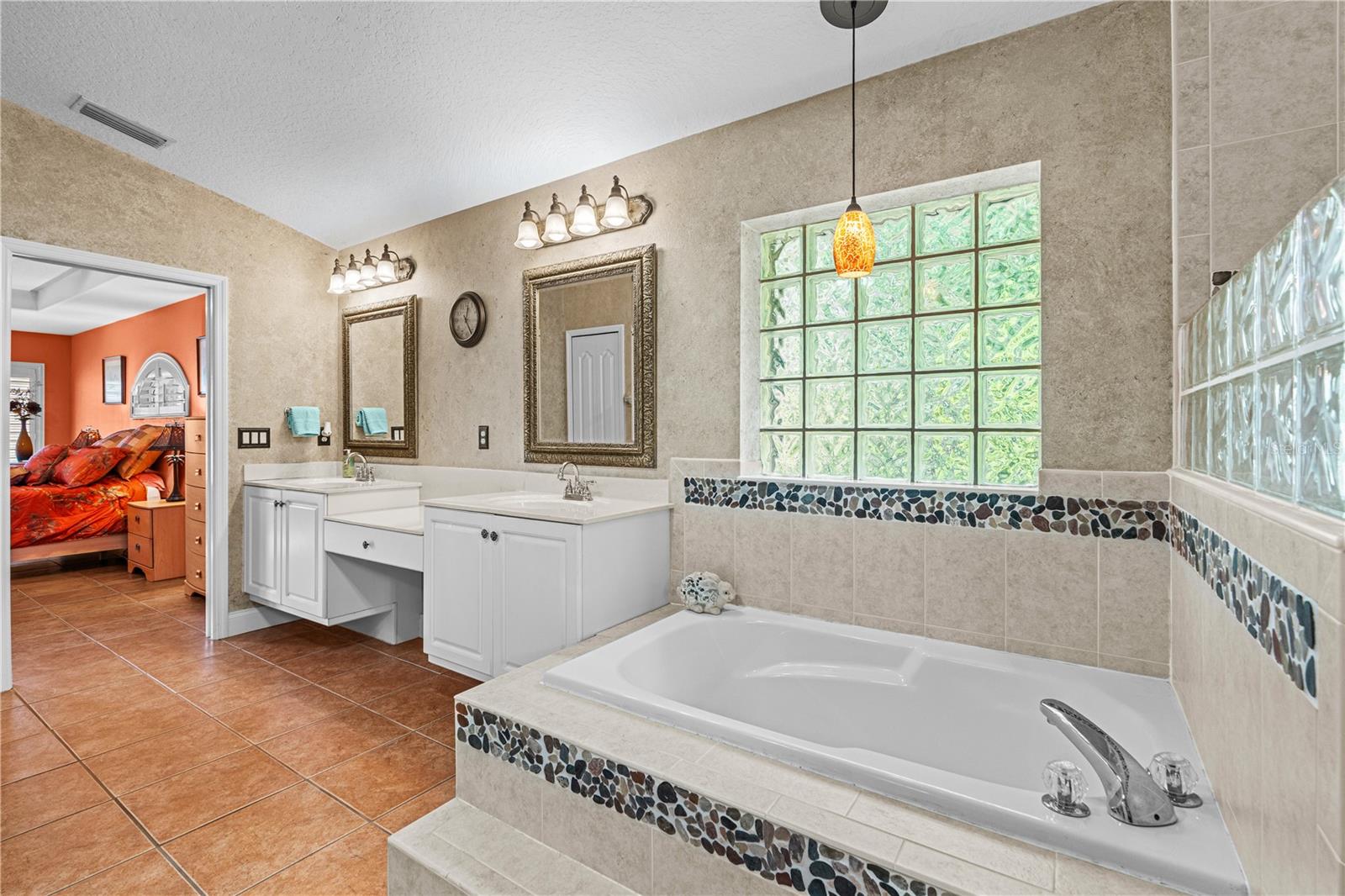 Image 19 of 45 For 30 Acanthus Circle